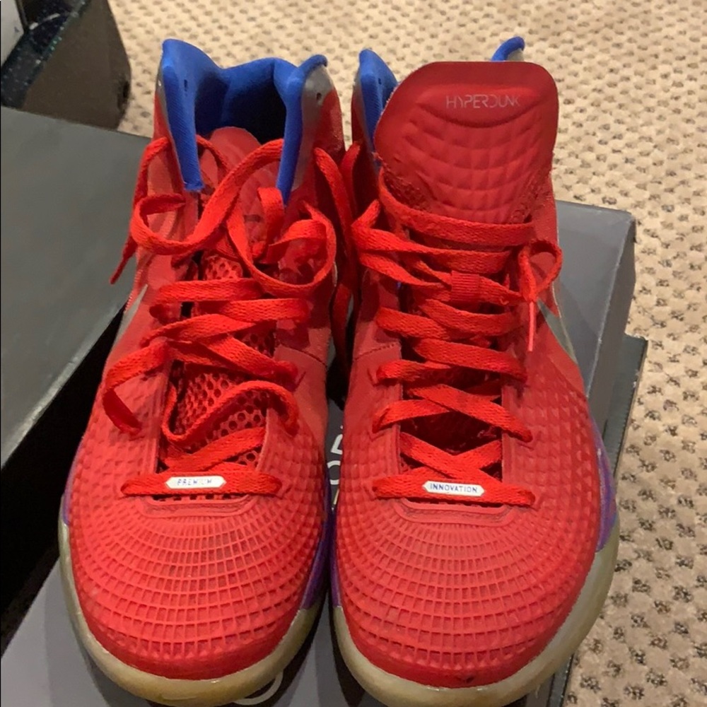 Hyper dunks